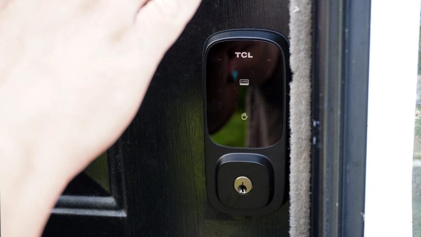TCL показала умный