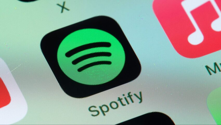 Apple разрешила Spotify