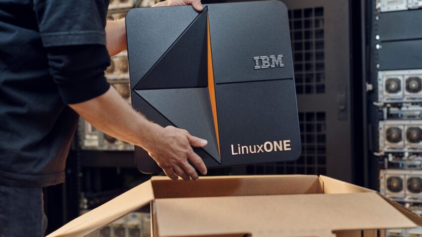 IBM представила мейнфрейм