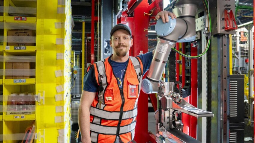 Amazon представила робота-складчика