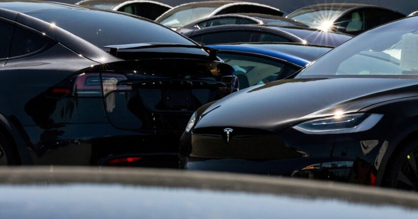 Tesla запустила роботакси