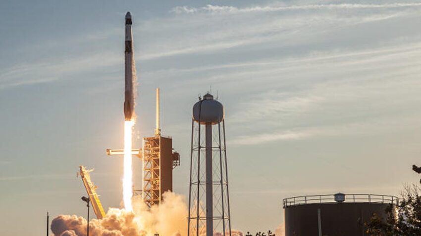 SpaceX планирует запускать